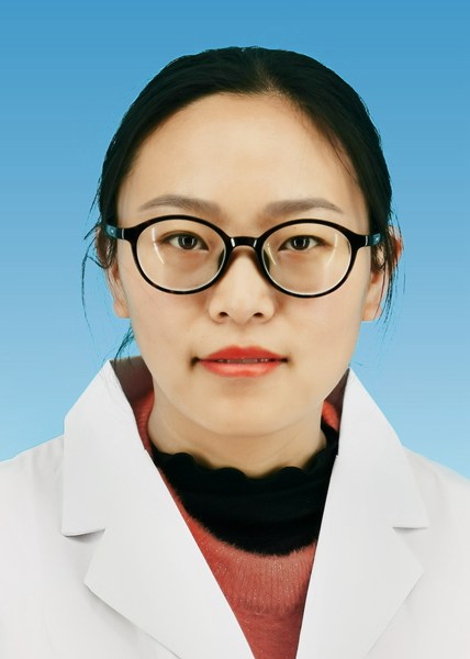 陸艷玲 婦產科 住院醫師.jpg