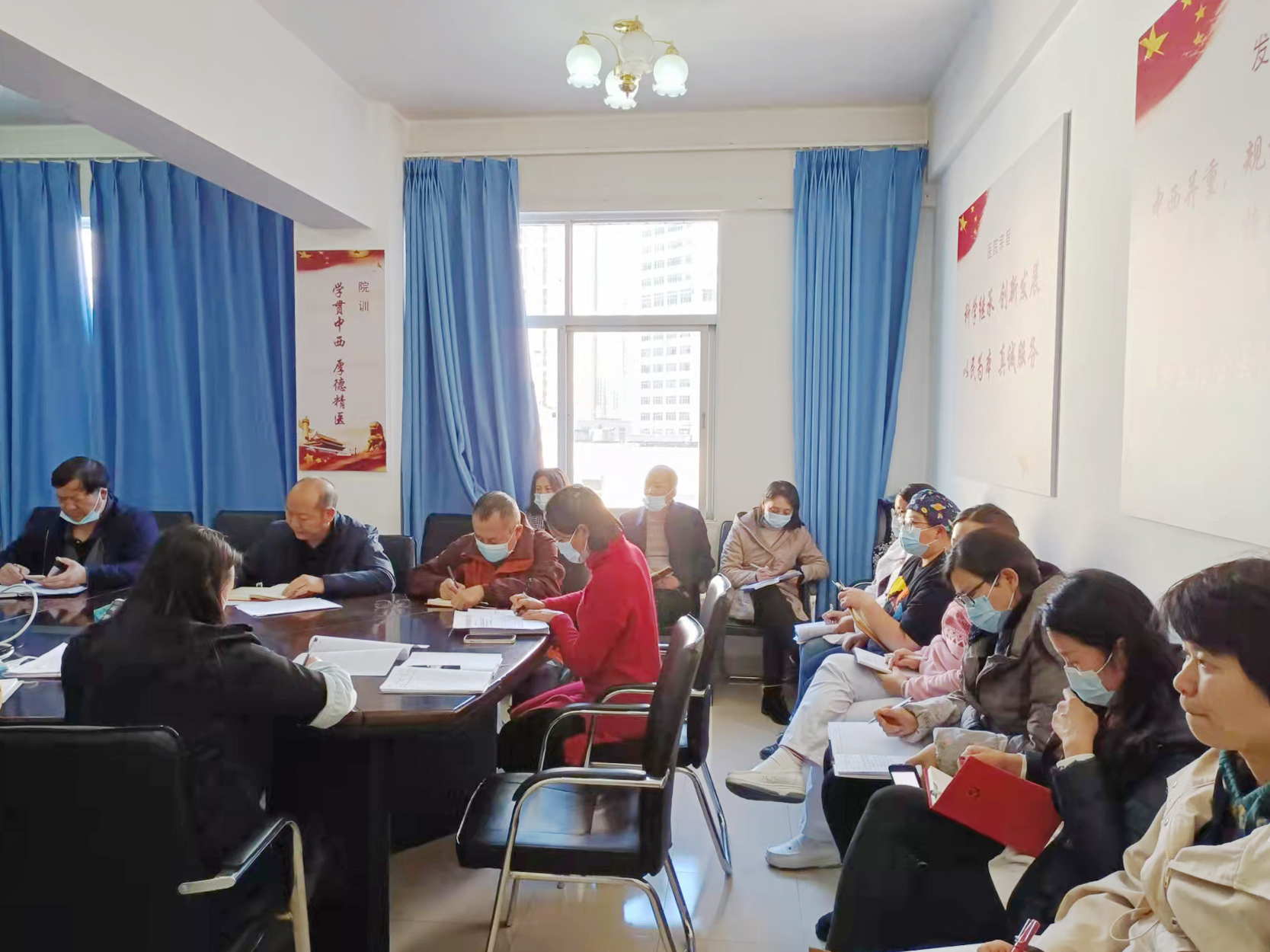 我院組織黨委理論學(xué)習(xí)中心組第8次集中學(xué)習(xí)——深入學(xué)習(xí)貫徹黨的十九屆六中全會精神(圖3)